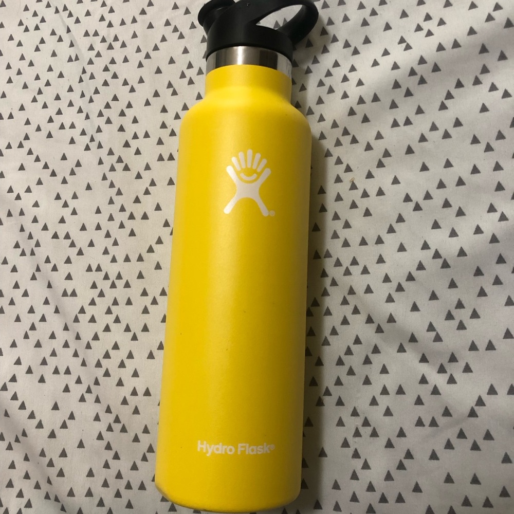 Yellow Hydro flask (21oz)